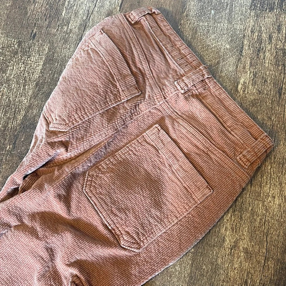 KanCan Signature 90s Cropped Wide Leg Corduroy Cargo Pant - Picture 9 of 10